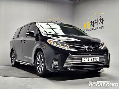 Toyota Sienna 2018 3.5 гидро в Москве № 1624387, миниатюра 2