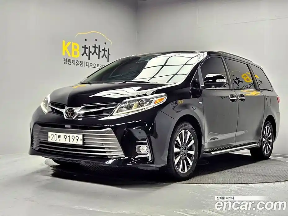 Toyota Sienna 2018 3.5 гидро в Москве № 1624387, фото 3