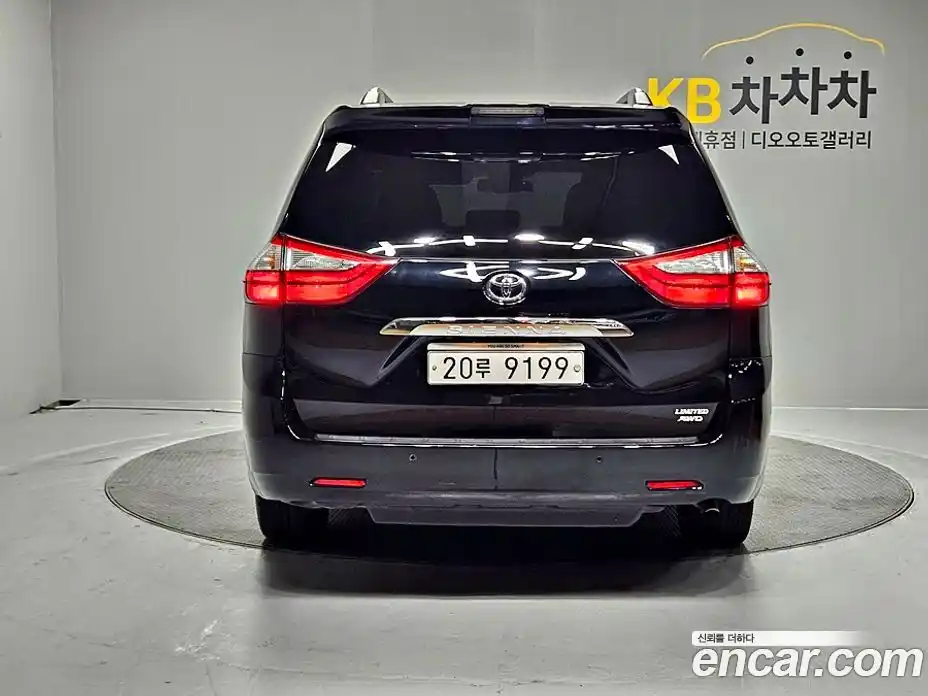Toyota Sienna 2018 3.5 гидро в Москве № 1624387, фото 4