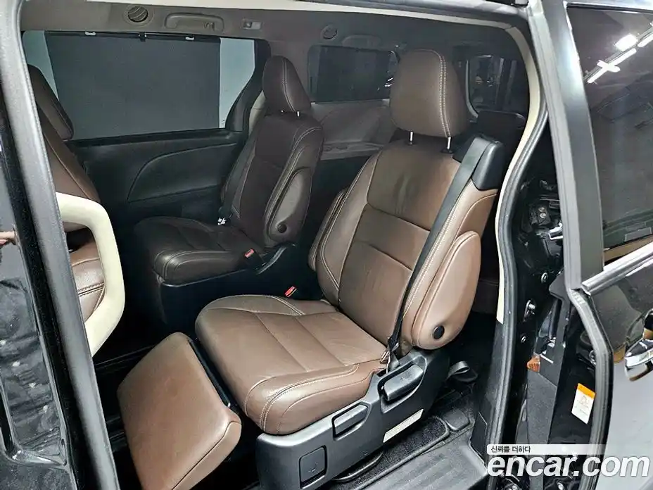Toyota Sienna 2018 3.5 гидро в Москве № 1624387, фото 5