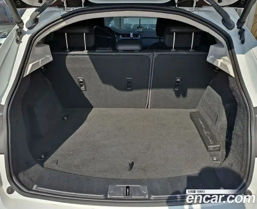 Jaguar E-Pace 2020 2.0 гидро в Москве № 1625600, фото 11