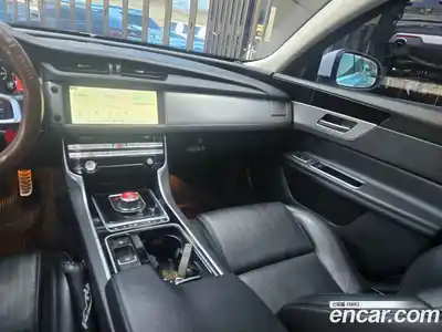 Jaguar XF 2017 2.0 гидро в Москве № 1625614, миниатюра 11