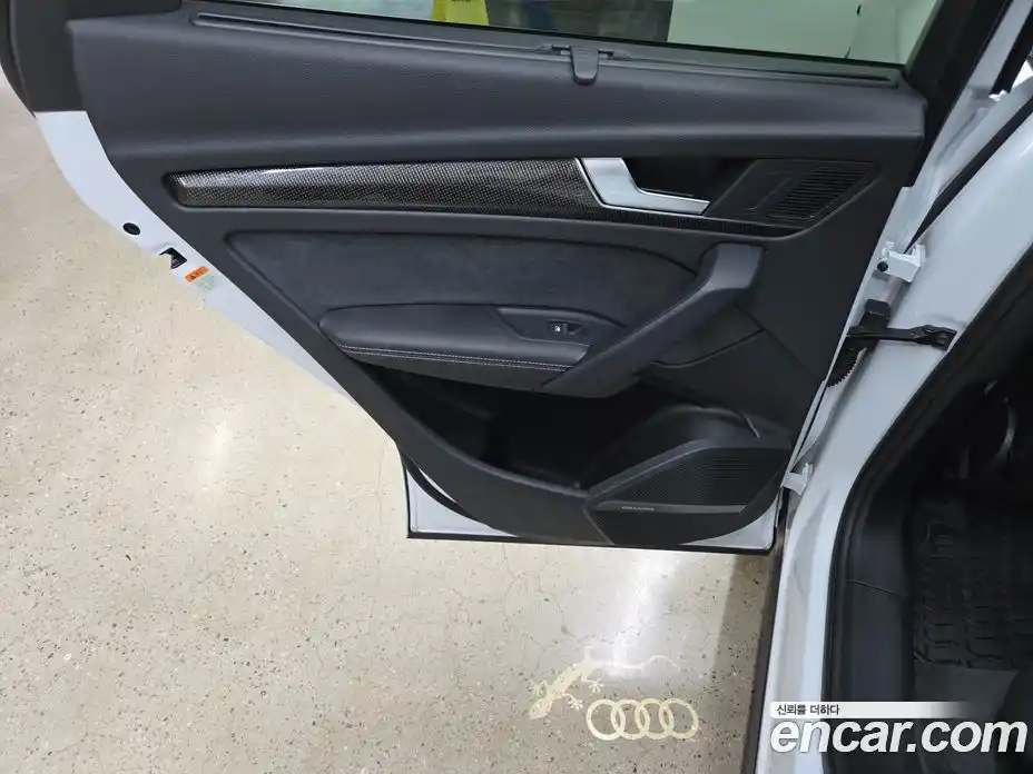 Audi SQ5 2022 3.0 гидро в Москве № 163987, фото 14