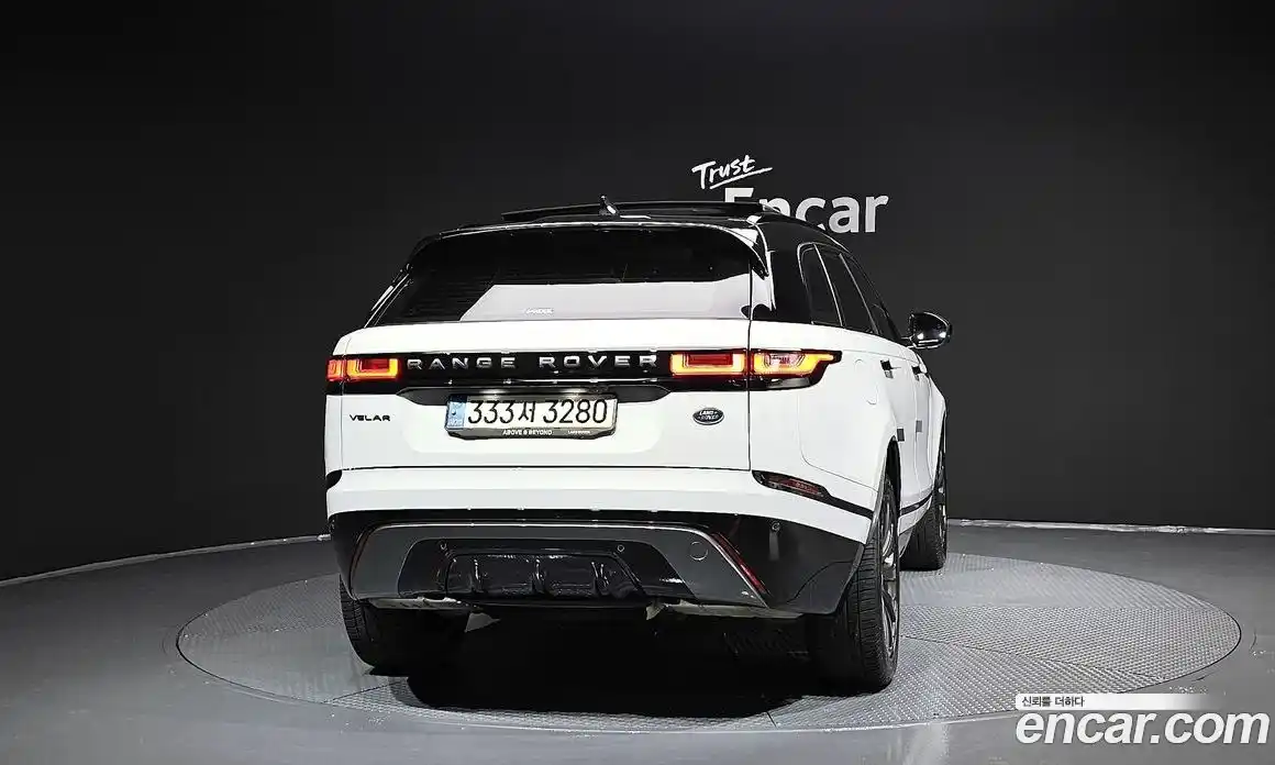 Land Rover Range-Rover Velar 2023 2.0 гидро в Москве № 166144, фото 4