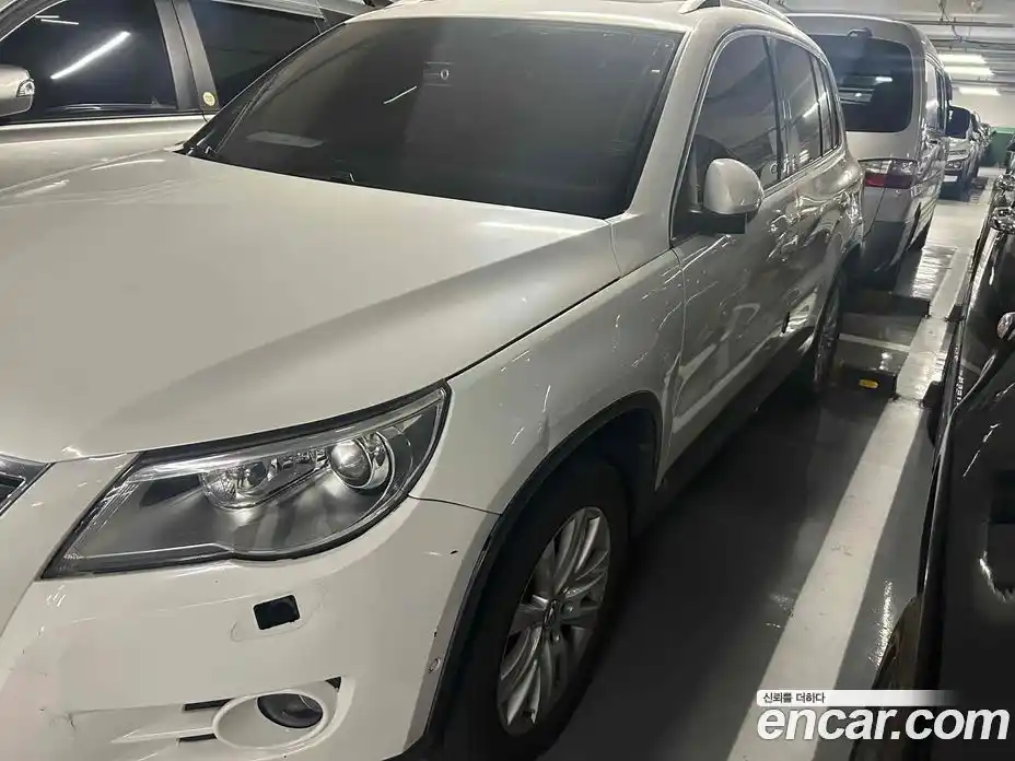 Volkswagen Tiguan 2010 2.0 гидро в Москве № 169300, фото 15