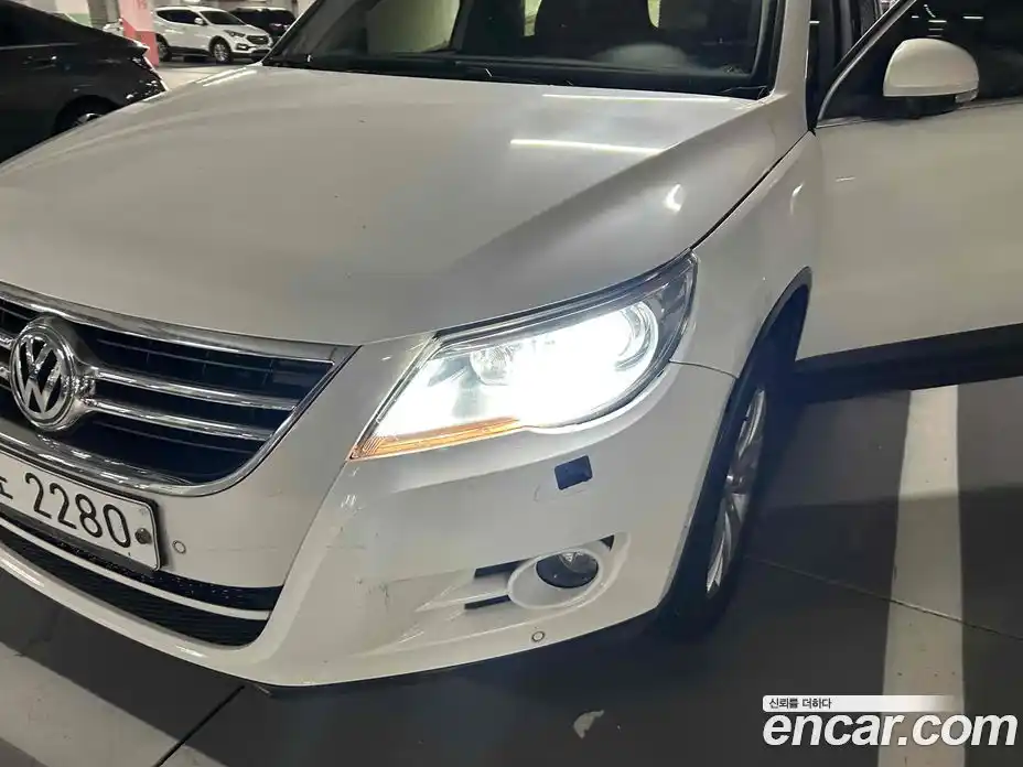 Volkswagen Tiguan 2010 2.0 гидро в Москве № 169300, фото 16