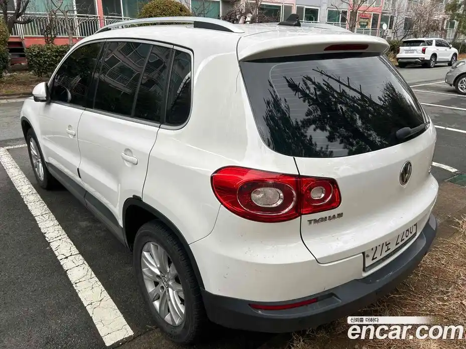 Volkswagen Tiguan 2010 2.0 гидро в Москве № 169300, фото 3