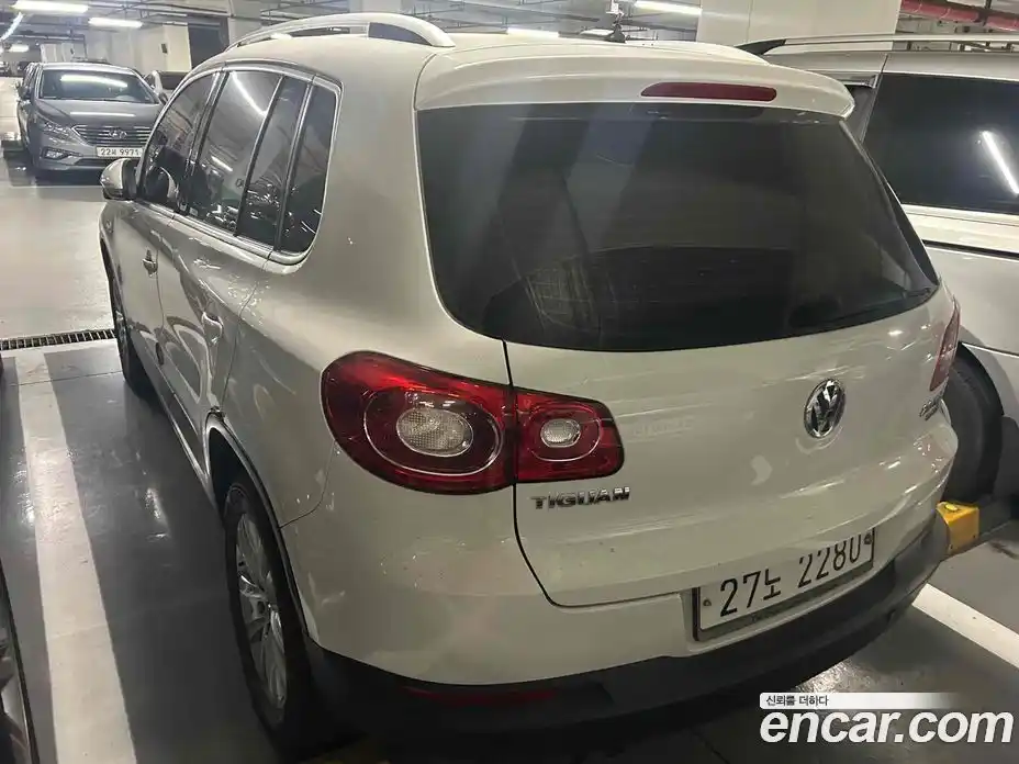 Volkswagen Tiguan 2010 2.0 гидро в Москве № 169300, фото 4