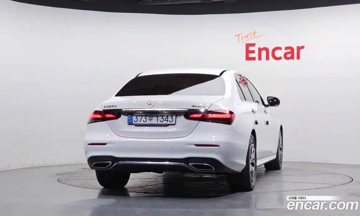 Mercedes-Benz E-Class 2022 1.9 гидро, фото 4