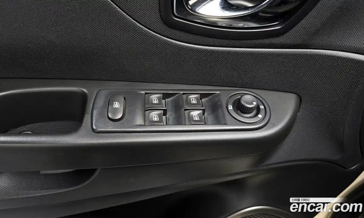 Renault QM3 2014 1.5 гидро в Москве № 1615655, фото 17