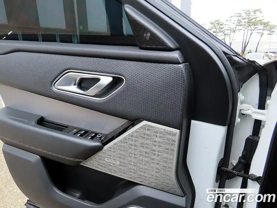 Land Rover Range-Rover Velar 2019 3.0 гидро в Москве № 1619876, фото 11