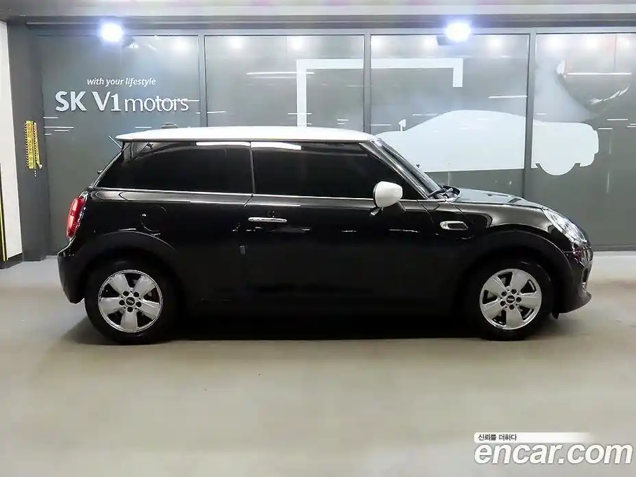 Mini Cooper 2020 1.5 гидро в Москве № 1622292, фото 3