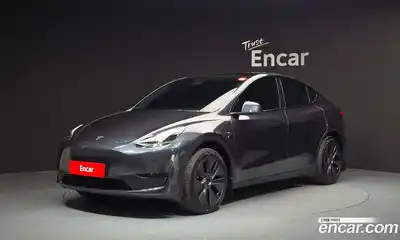 Tesla Model Y, 2025