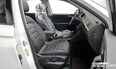 Volkswagen Tiguan 2022 2.0 гидро в Москве № 1623167, миниатюра 12