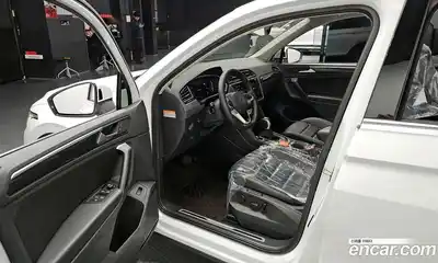 Volkswagen Tiguan 2022 2.0 гидро в Москве № 1623167, миниатюра 10