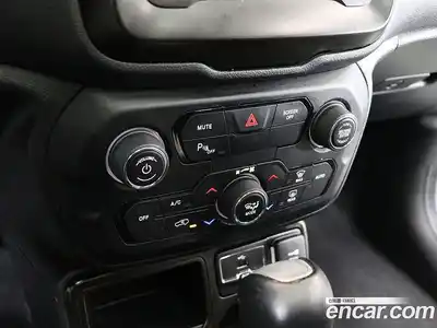 Jeep Renegade 2021 2.4 гидро в Москве № 1624237, миниатюра 10