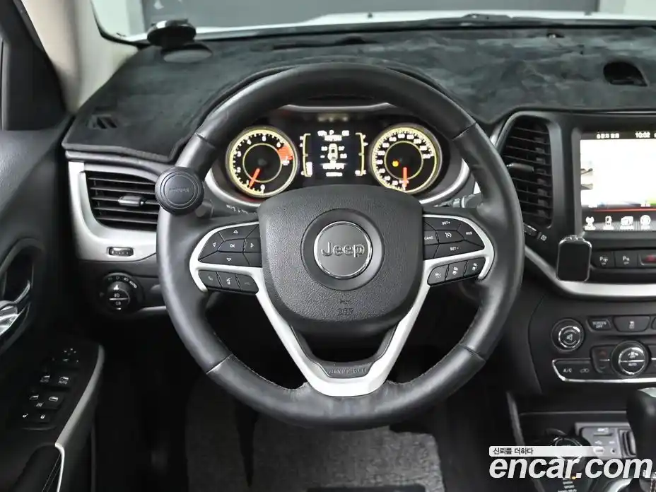 Jeep Cherokee 2018 2.4 гидро в Москве № 1624269, фото 13