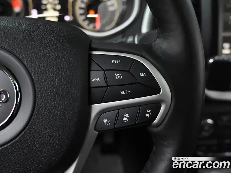 Jeep Cherokee 2018 2.4 гидро в Москве № 1624269, фото 18