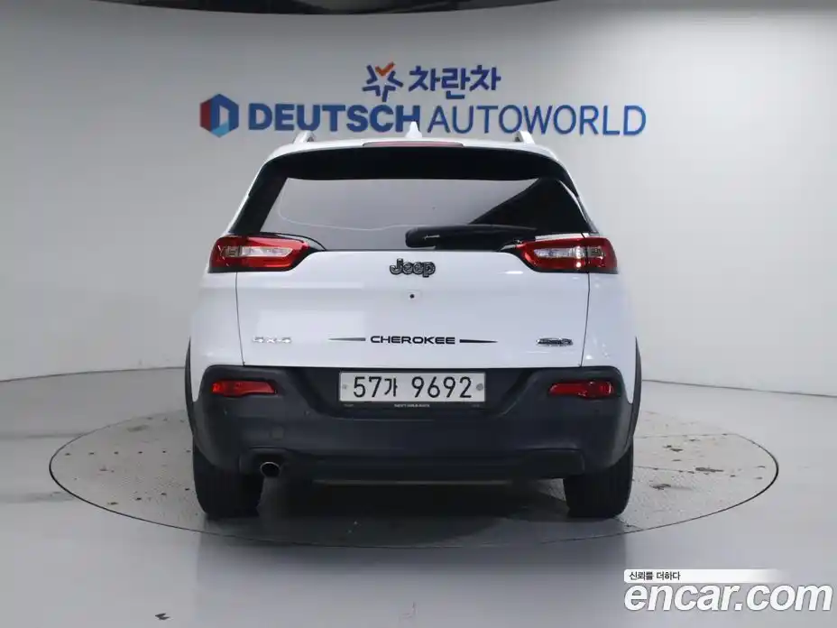 Jeep Cherokee 2018 2.4 гидро в Москве № 1624269, фото 4