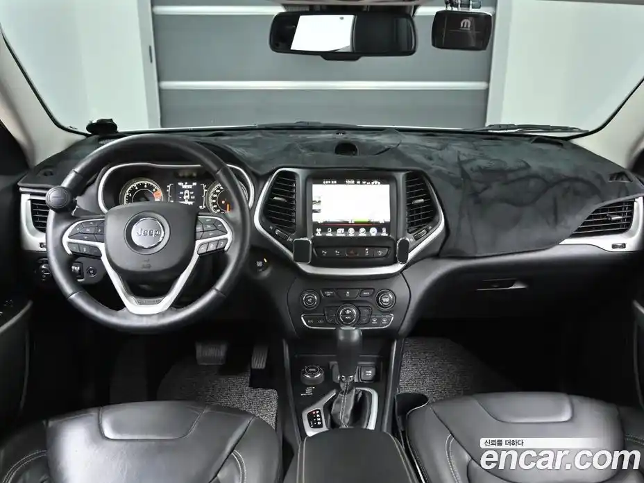 Jeep Cherokee 2018 2.4 гидро в Москве № 1624269, фото 7