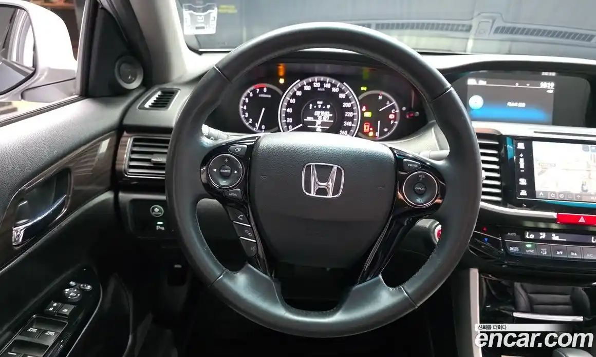 Honda Accord 2016 2.4 гидро в Москве № 1624618, фото 13