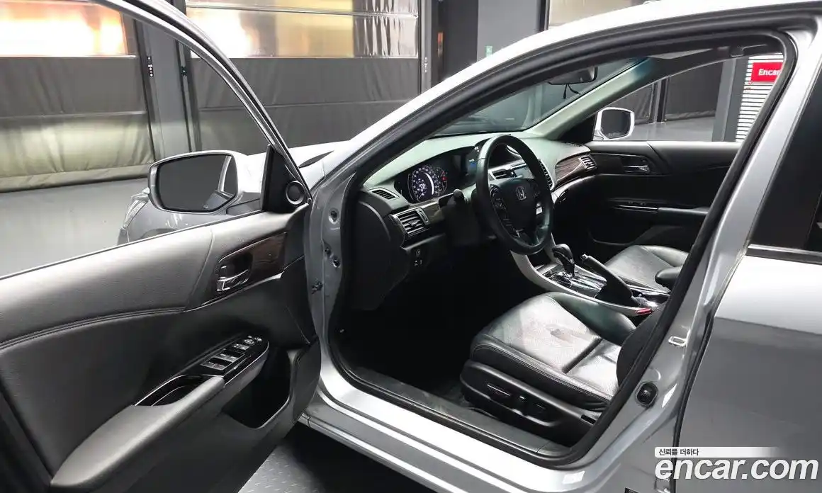 Honda Accord 2016 2.4 гидро в Москве № 1624618, фото 10
