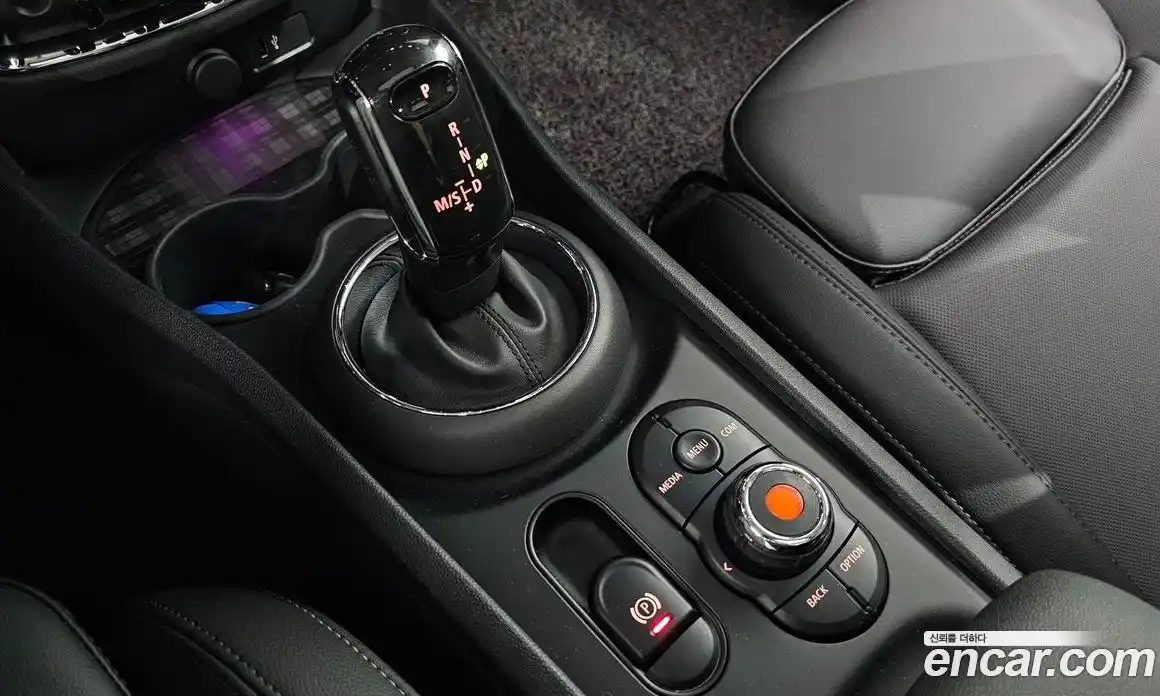 Mini Clubman 2019 1.5 гидро в Москве № 214026, фото 9