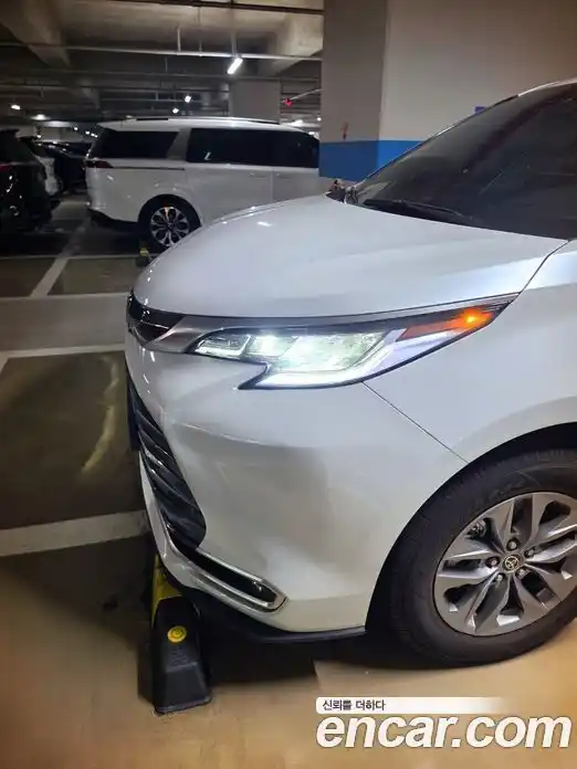 Toyota Sienna 2025 2.5 гидро в Москве № 1624461, фото 3