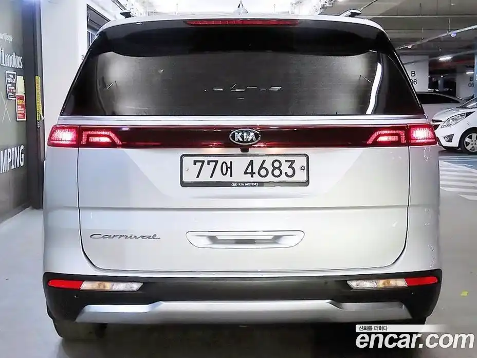 Kia Canival 2021 3.5 гидро в Москве № 1684987, фото 5