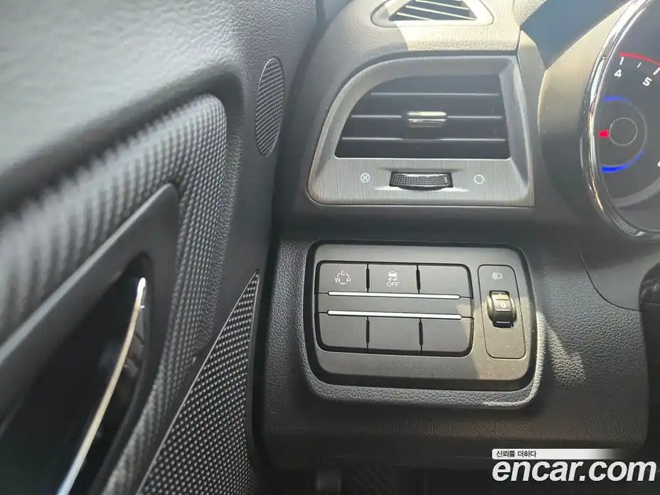 SsangYong TIBOLI 2017 1.6 гидро в Москве № 1686600, фото 11