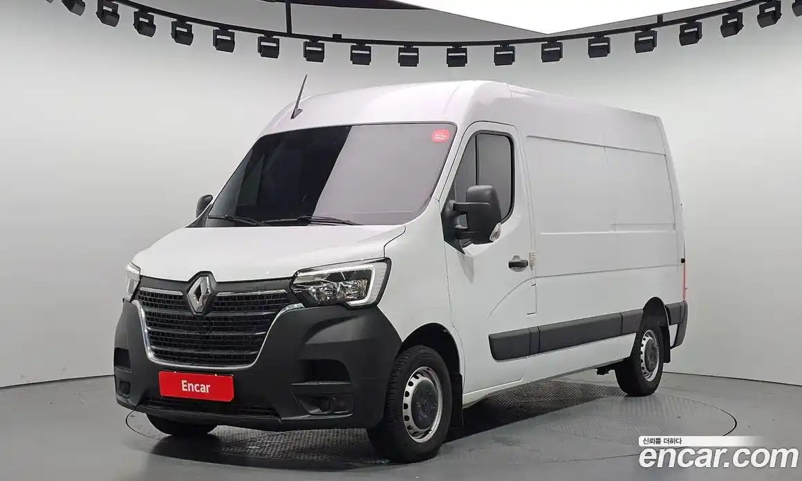 Renault Master 2024 2.3 механика в Москве № 1688081, фото 1