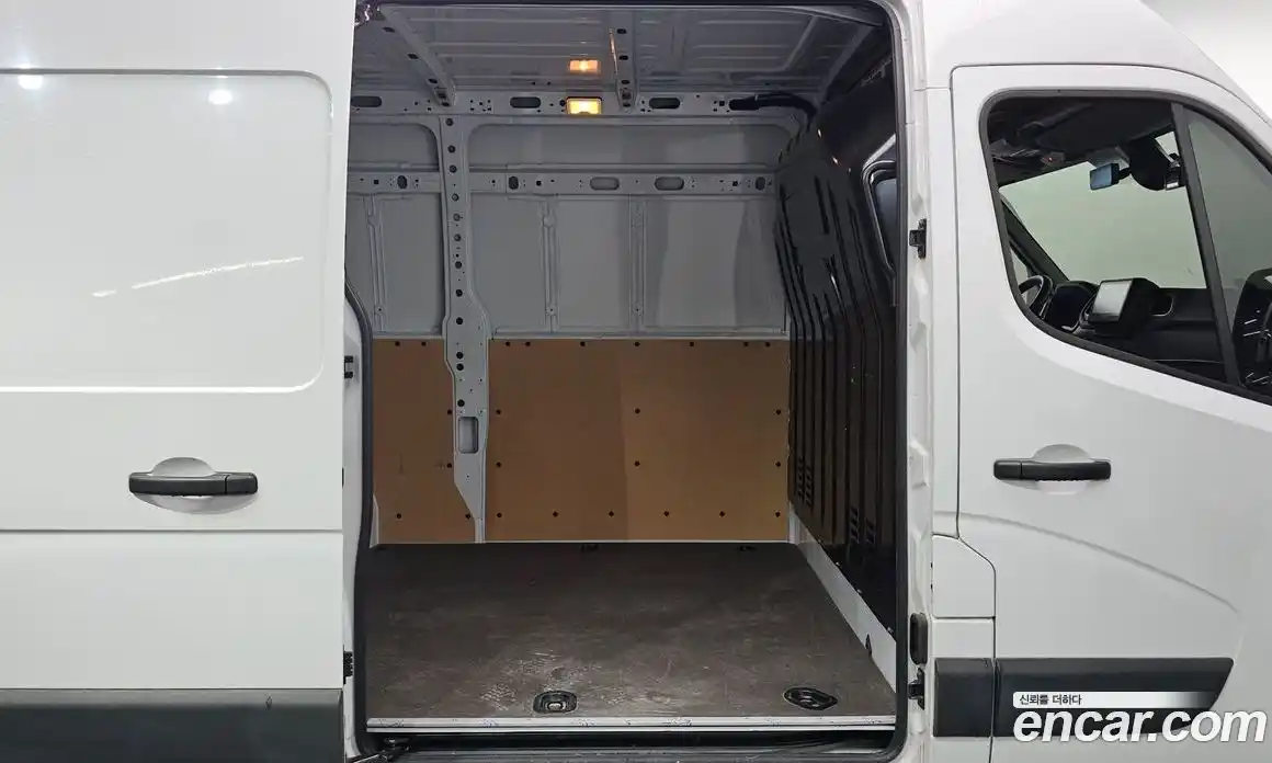Renault Master 2024 2.3 механика в Москве № 1688081, фото 19