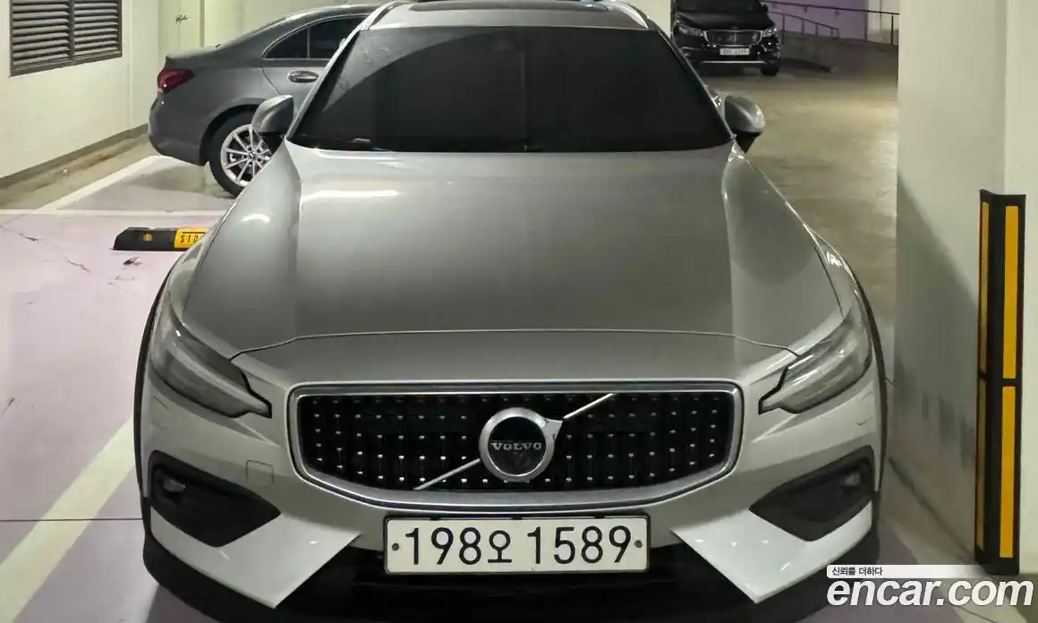 Volvo V60 2021 2.0 гидро в Москве № 1691478, фото 3