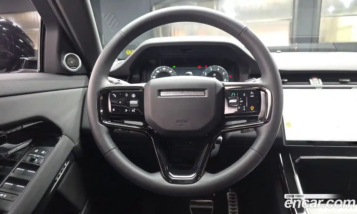 Land Rover Range-Rover Evoque 2025 2.0 гидро в Москве № 1691867, фото 13
