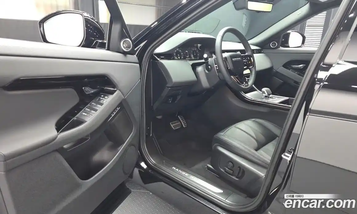 Land Rover Range-Rover Evoque 2025 2.0 гидро в Москве № 1691867, фото 10