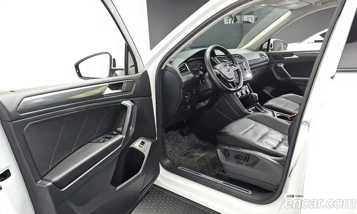 Volkswagen Tiguan 2020 2.0 гидро в Москве № 1693197, фото 10