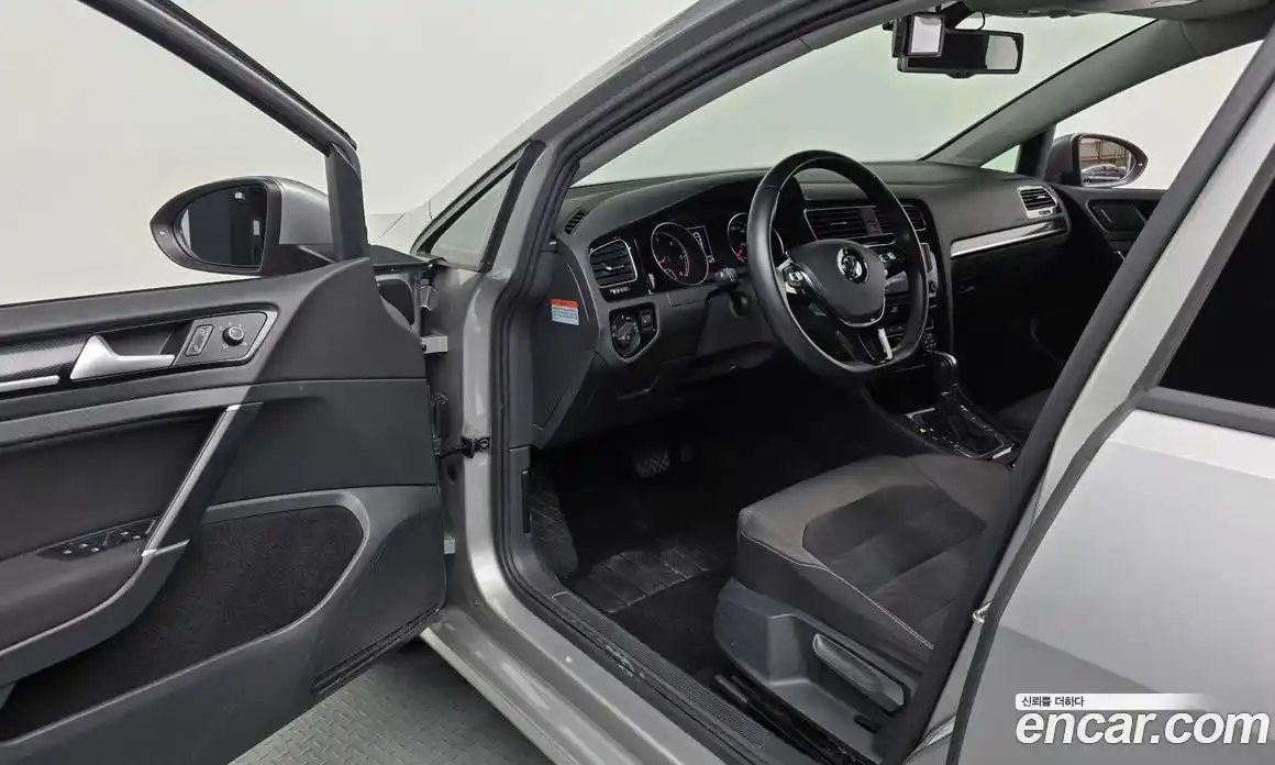 Volkswagen Golf 2015 1.6 гидро в Москве № 1693338, фото 10