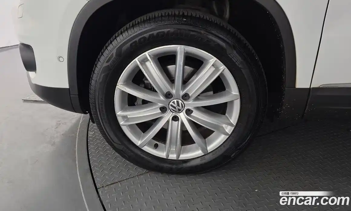 Volkswagen Tiguan 2016 2.0 гидро в Москве № 1693422, фото 5