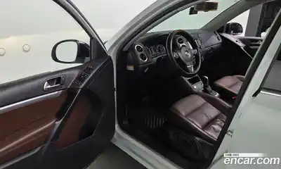 Volkswagen Tiguan 2016 2.0 гидро в Москве № 1693422, миниатюра 10
