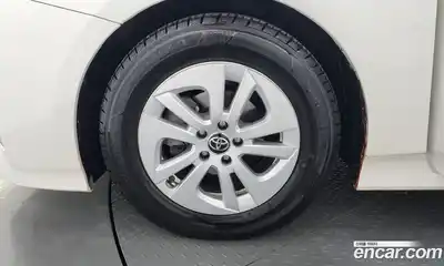 Toyota Prius 2016 1.8 гидро в Москве № 1695855, миниатюра 5