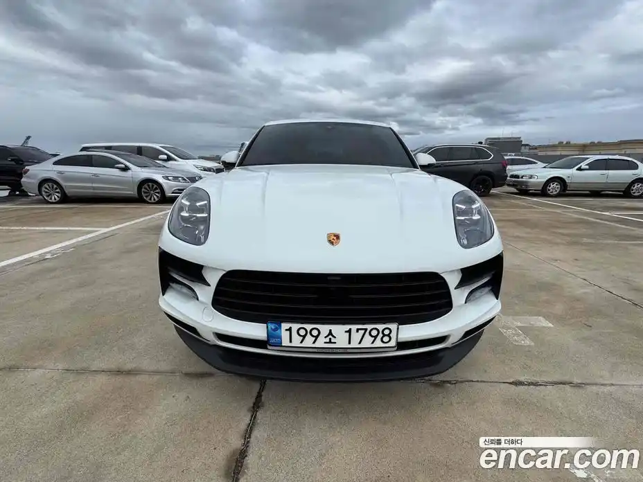 Porsche Macan 2021 2.0 гидро в Москве № 213260, фото 3