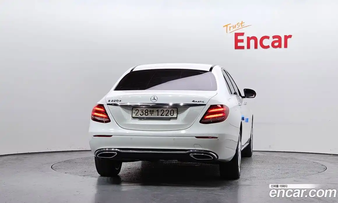 Mercedes-Benz E-Class 2018 1.9 гидро в Москве № 543644, фото 4