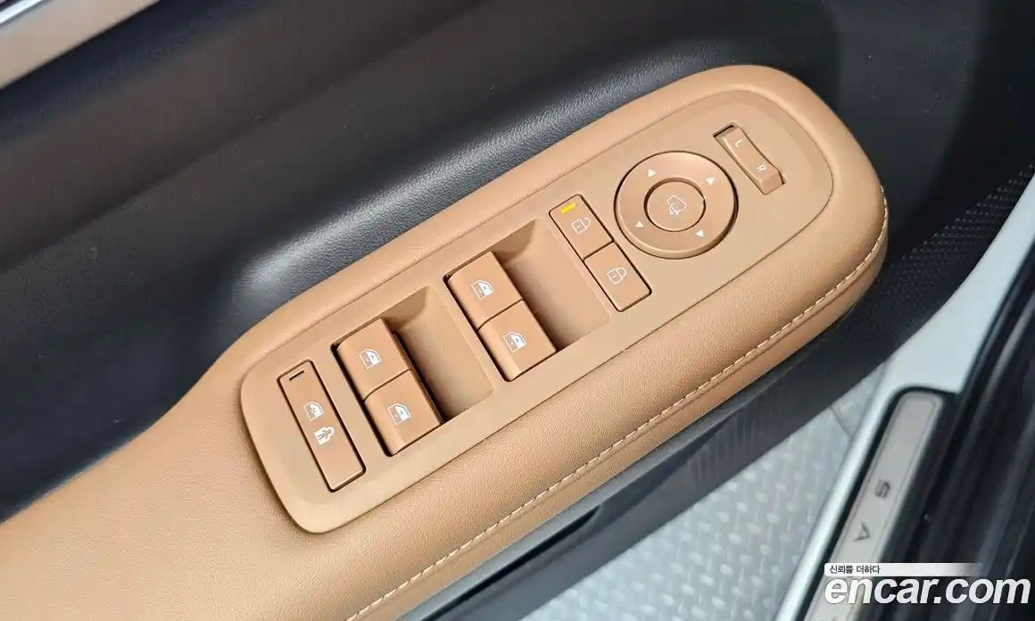 Hyundai Santa Fe 2024 1.6 гидро в Москве № 109306, фото 13