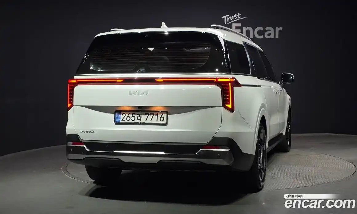 Kia Canival 2024 2.2 гидро в Москве № 124354, фото 4