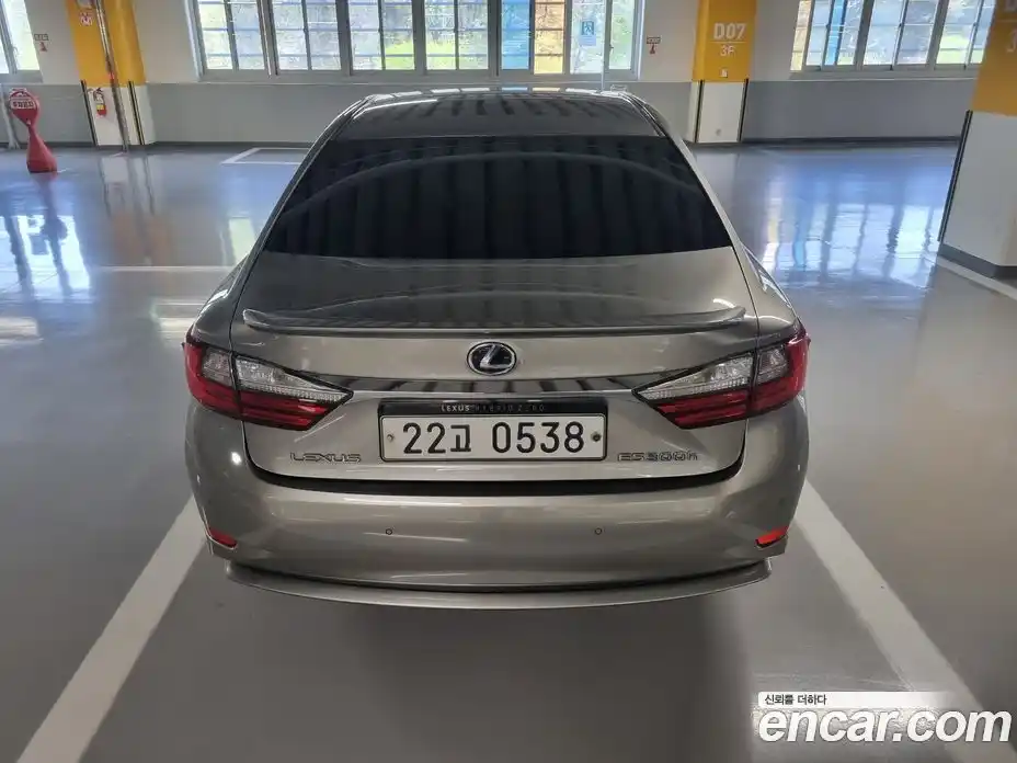 Lexus ES 2016 2.5 гидро в Москве № 1350181, фото 4