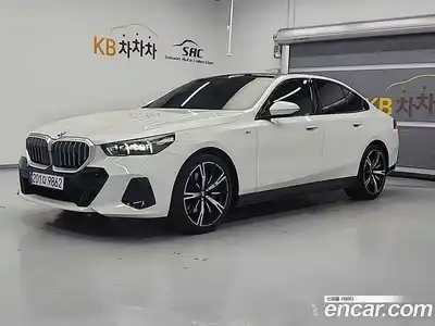 BMW 5-Series, 2025