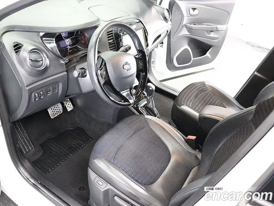 Renault QM3 2016 1.5 гидро в Москве № 1689177, фото 17
