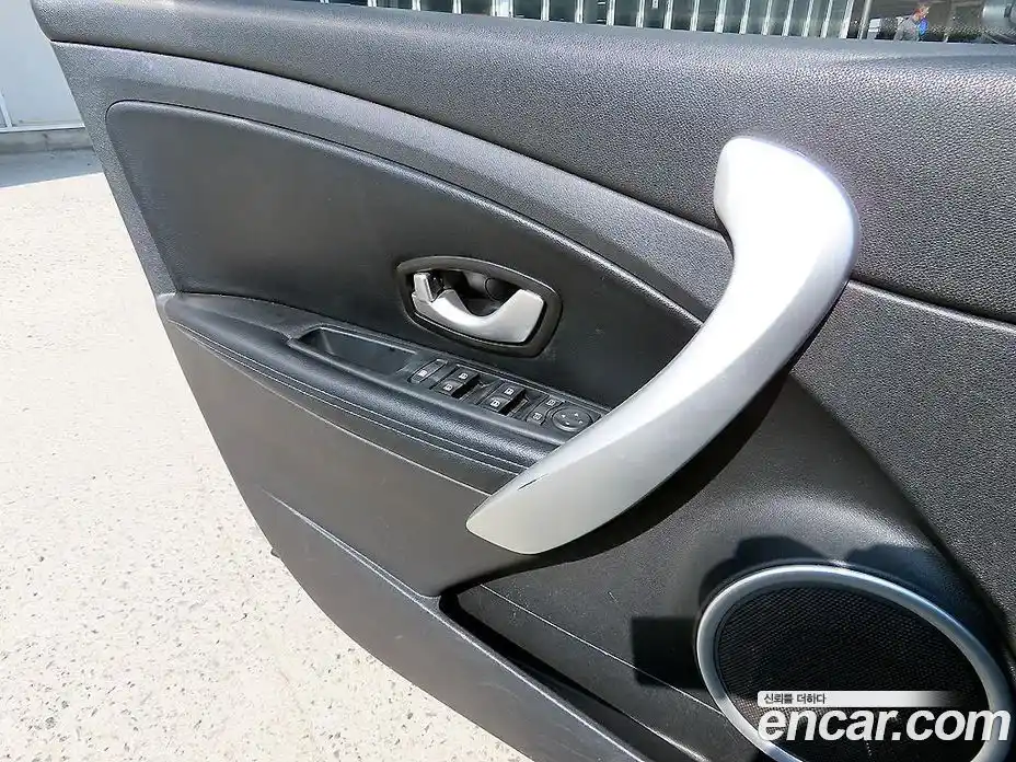 Renault SM3 2012 1.6 гидро в Москве № 1689340, фото 12