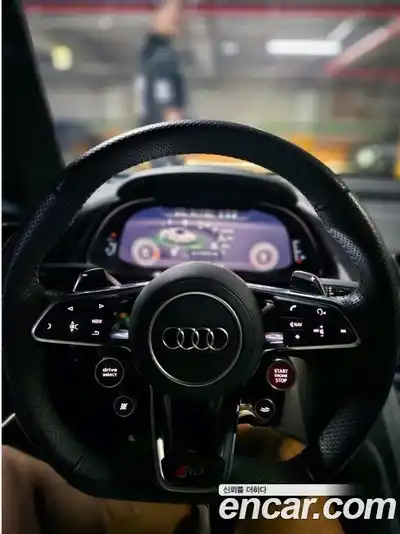 Audi R8 2021 5.2 гидро в Москве № 1691368, миниатюра 10