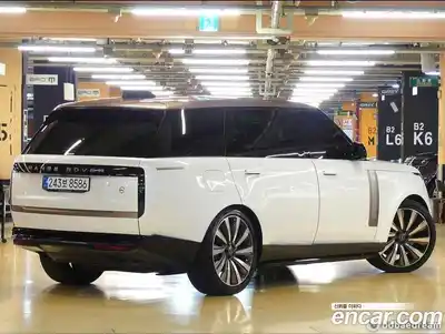 Land Rover Range-Rover 2023 4.4 гидро в Москве № 1692096, миниатюра 3